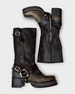 AS98 B52311 Size 42 only