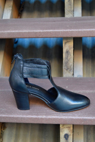 Django & Juliette Lionelle Size 38 only