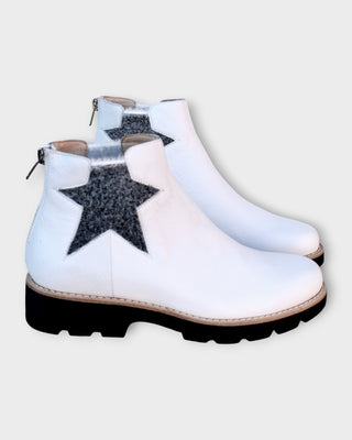 Django & Juliette Dixeys Boot
