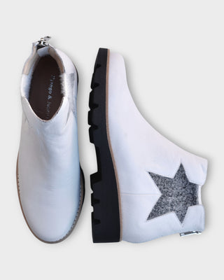 Django & Juliette Dixeys Boot