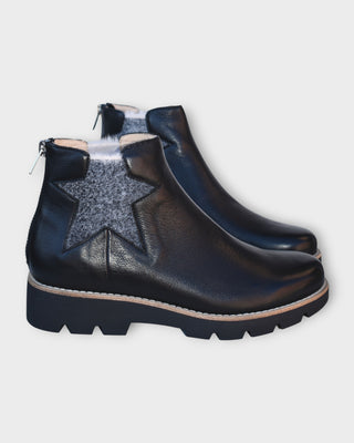 Django & Juliette Dixeys Boot