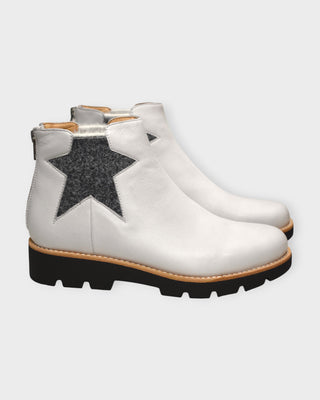 Django & Juliette Dixeys Boot