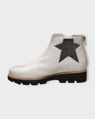 Django & Juliette Dixeys Boot