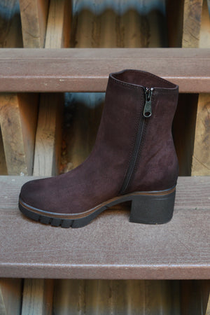 Paula Urban 11-1143 Size 38 only