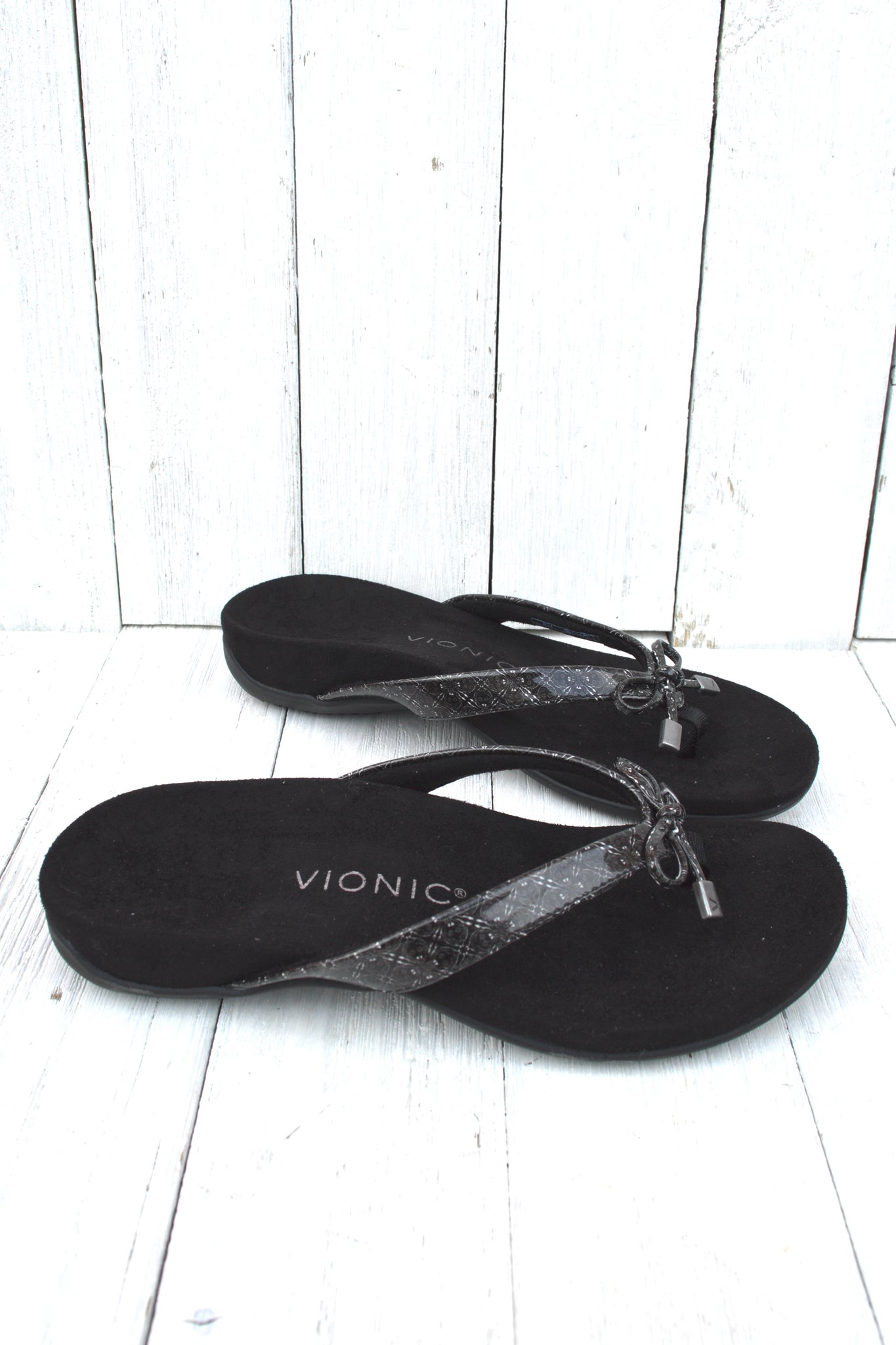 Vionic Rest Bella Size 7.5 only