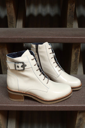 Dorking Lucero D8686